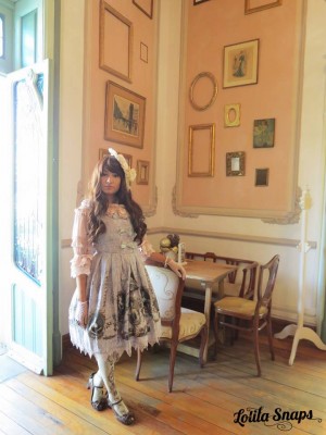 SNAP - MEXICO   Daniela Michel   Headdress & Shoes: Taobao Dress & Blouse: Krad Lanrete Tights: Angelic Pretty Wig: GL